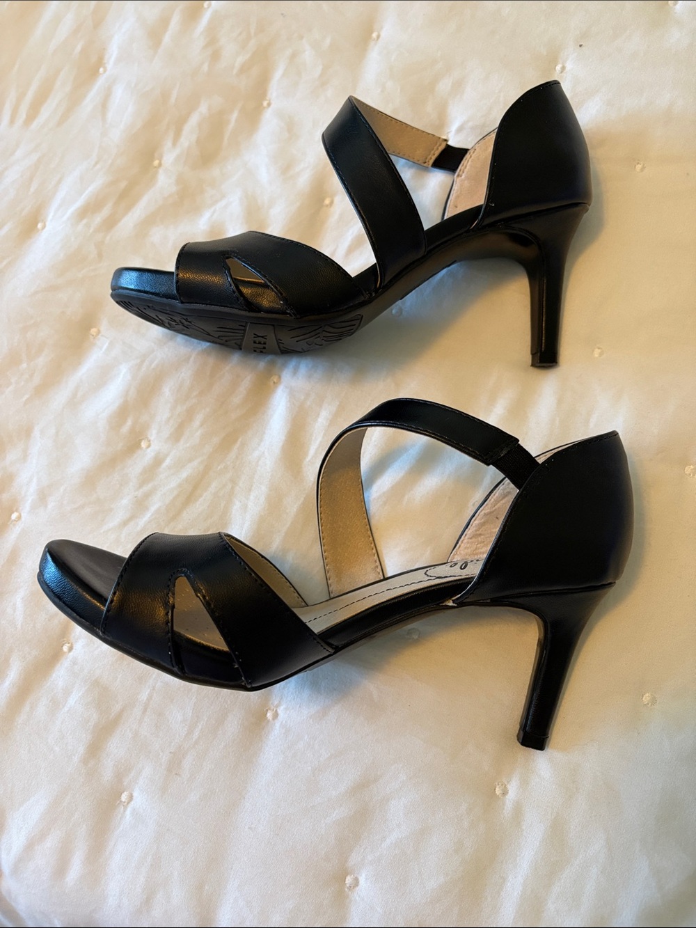 Life Stride Black Strappy Mid Heel Sandals - Picture 4 of 9
